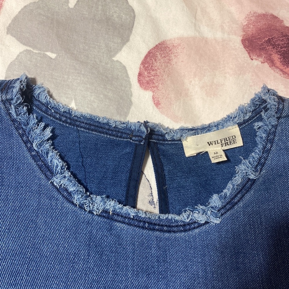 Aritzia Wilfred Blue Jean Short Sleeve Top Size Medium - Picture 6 of 8